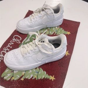 Excellent condition,rarely worn Nike Air Force 1’s!